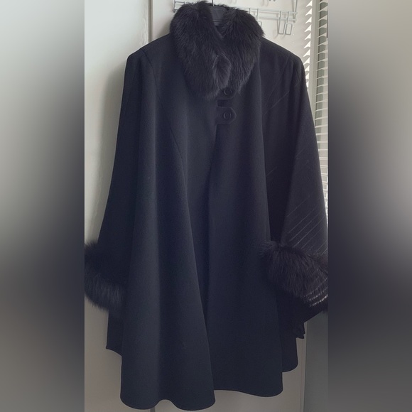 EUC Wool Cashmere Fox fur cape - Picture 1 of 15